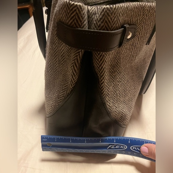 Tumi wool & leather spacious brown bag with a lot of compartments & pockets NWT - Picture 16 of 16